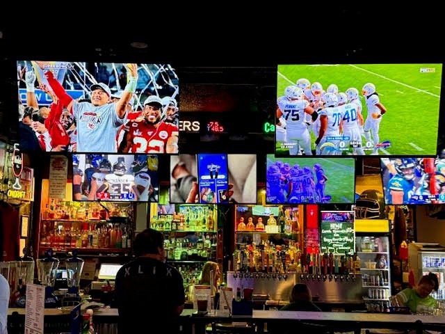 Halfcourt Sports Bar & Taproom