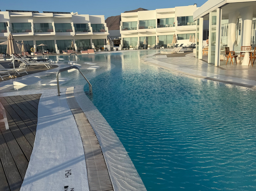 CalaLanzarote Suites Hotel主图