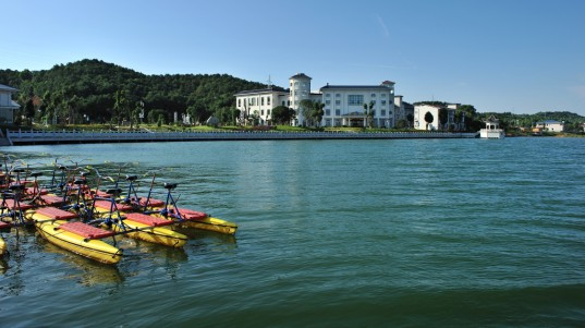 山湖温泉酒店主图