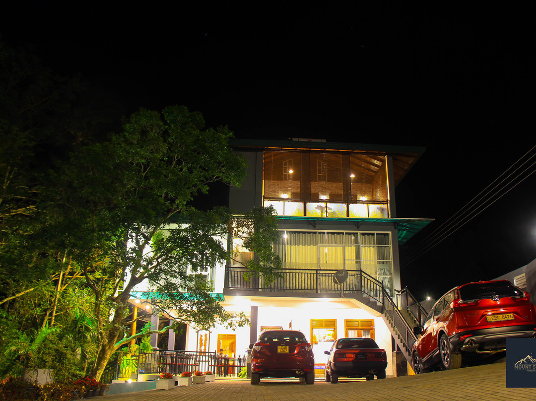 Mount Seven Holiday Inn