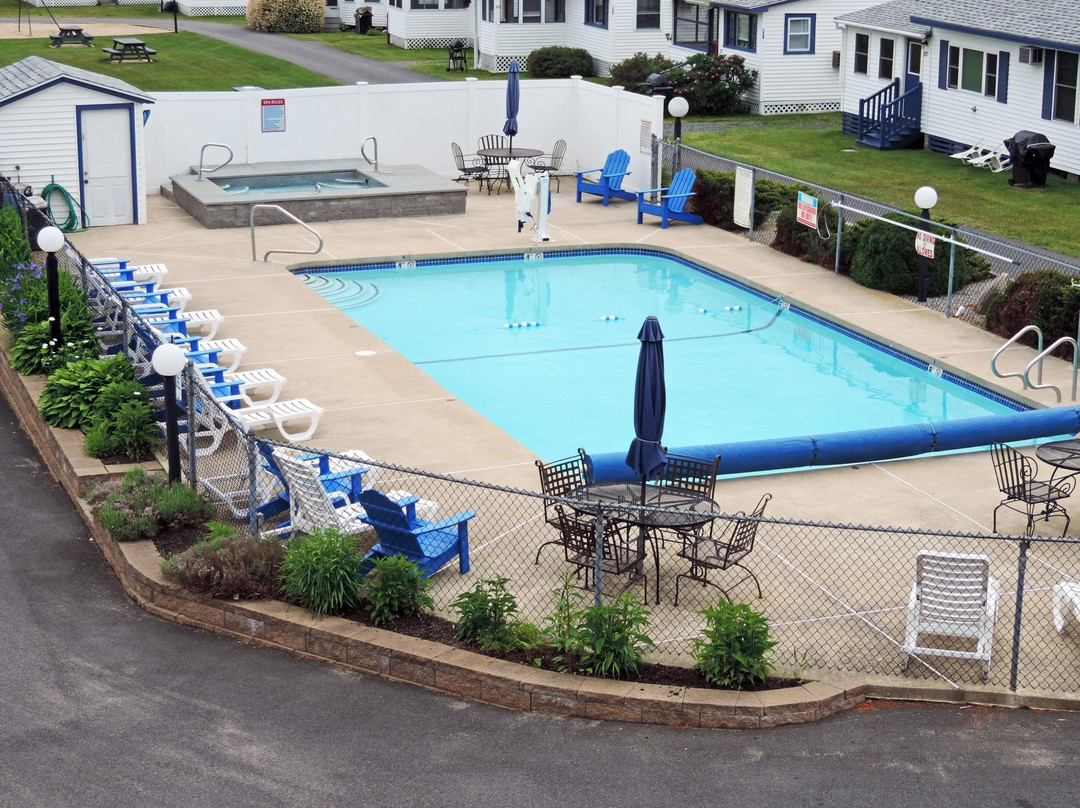 Water Crest Cottages and Motel