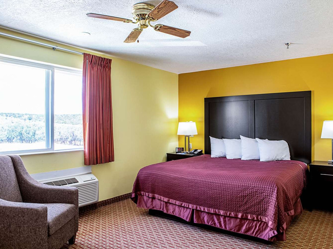 Rodeway Inn & Suites主图