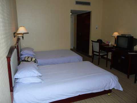 城市朗辰大酒店主图