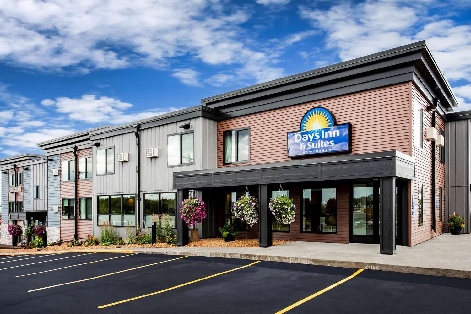 Days Inn & Suites by Wyndham Duluth by the Mall-官方