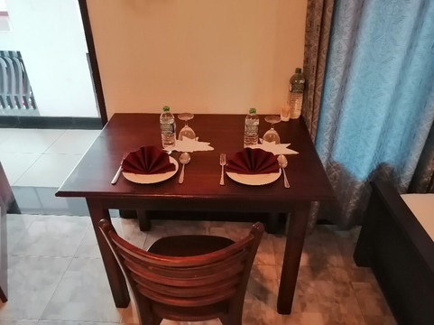 Sudu Araliya Reach Hotel