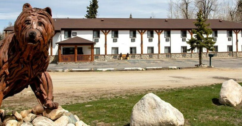 Beartooth Hideaway Inn & Cabins主图