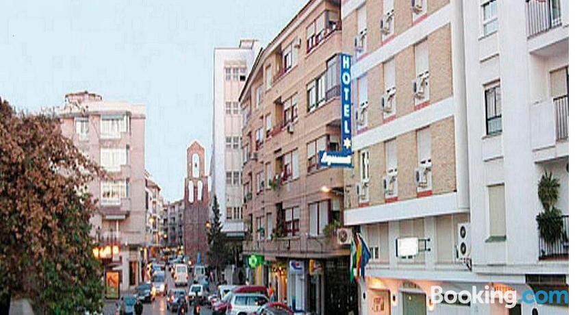 罗加萨桑提酒店及餐厅