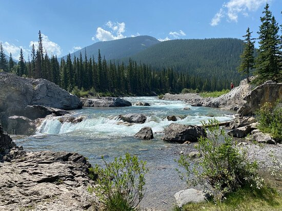 Elbow Falls Provincial Recreation Area景点图片