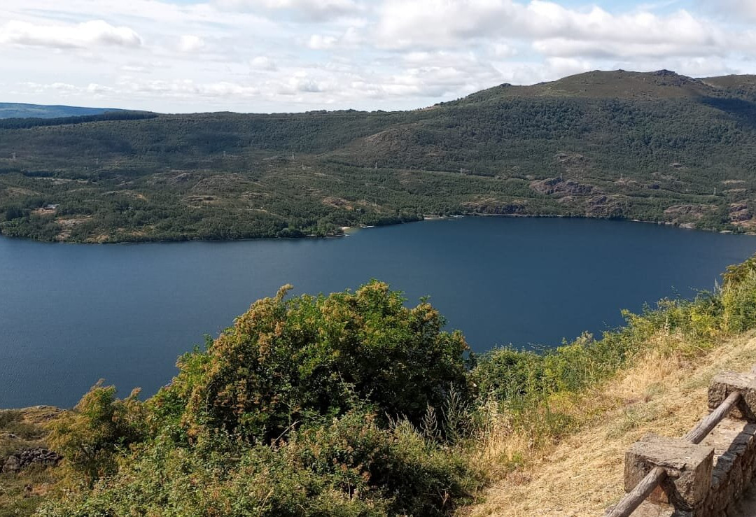 Mirador Del Lago Y San Martín