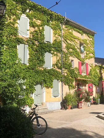 TerraVentoux-Villes-sur-Auzon必去景点