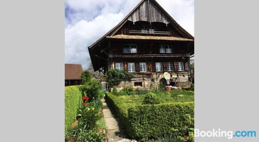 Schmuckes Stockli Auf Kleinem Bauernhof Mit Atemberaubender Aussicht