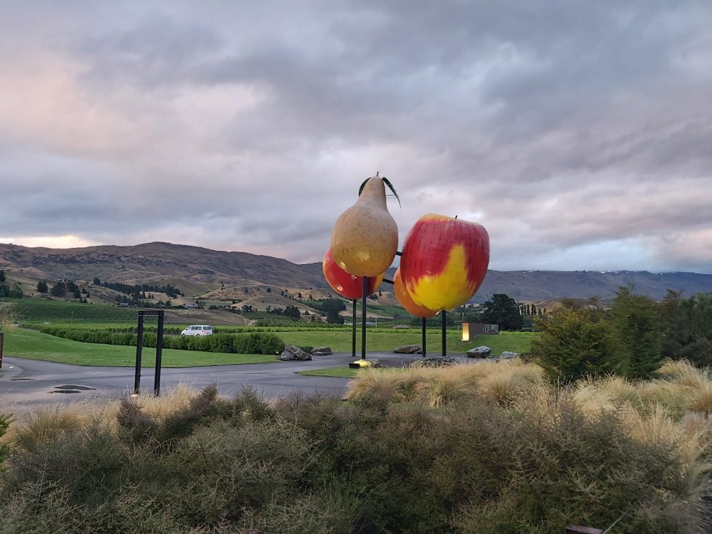 Cromwell Fruit Sculpture-克伦威尔镇必去景点