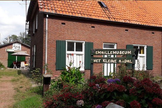 Emaillemuseum “Het Kleine Aadal”-Erp必去景点