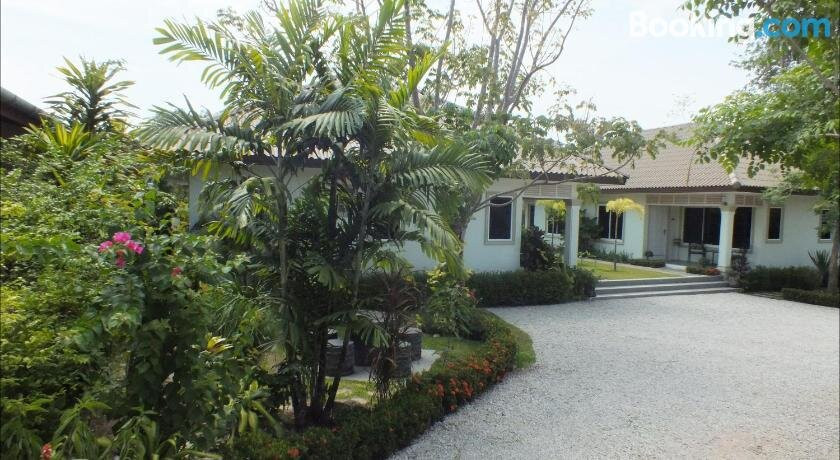 Vacation Garden Villa主图