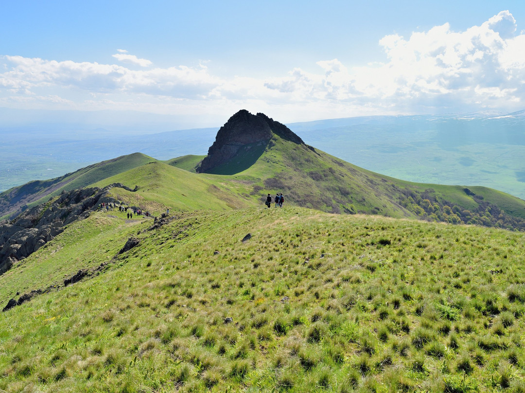 Aparan旅游景点-Mountain Ara