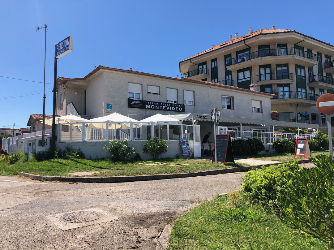 Hostal Montevideo Camino de Santiago & Beachfront