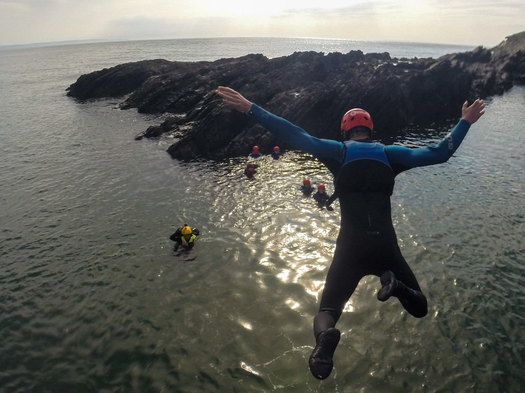 Coasteering Croyde Bay景点图片