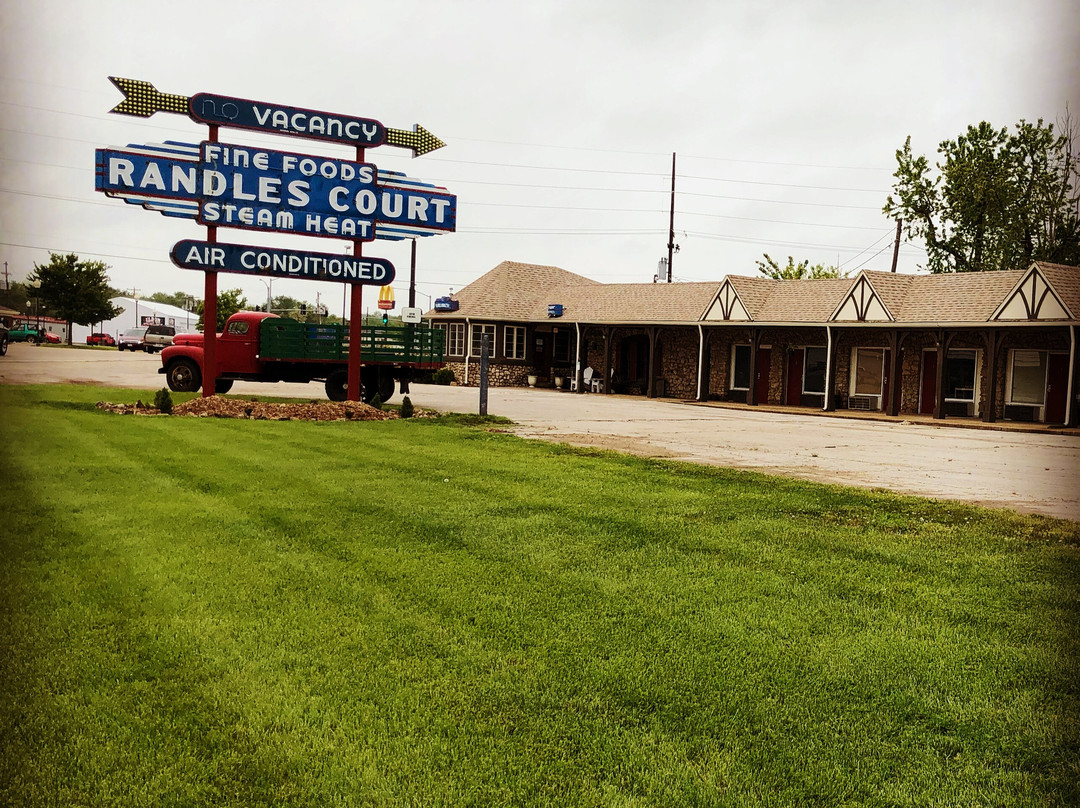 Historic Randles Court主图