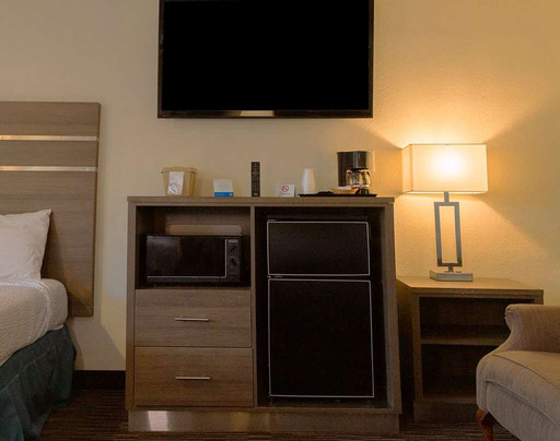 Rodeway Inn near University - Gateway to Yosemite主图