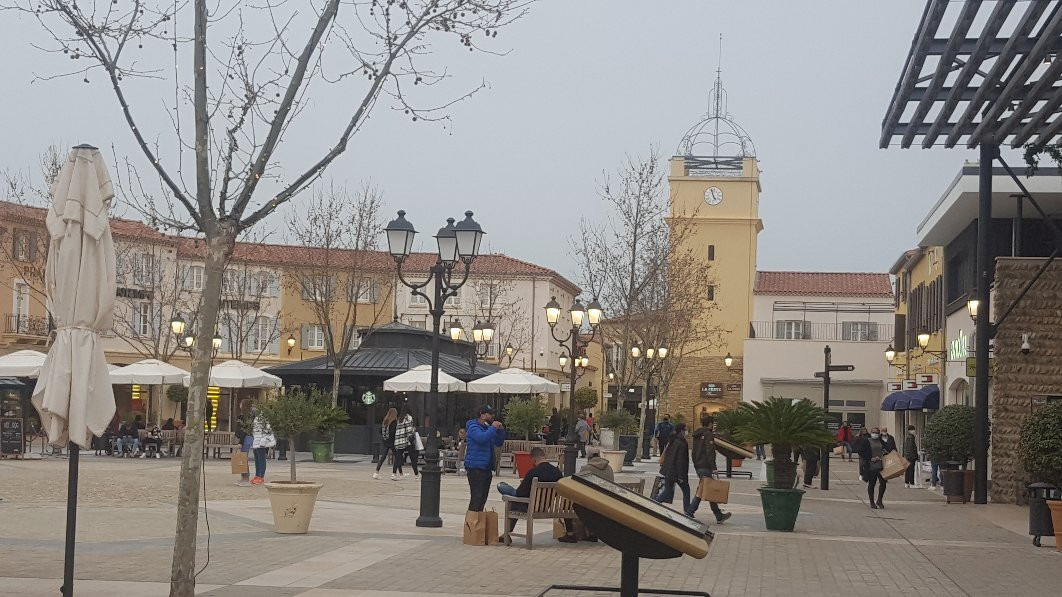 Mcarthurglen Provence - Village de Marques景点图片