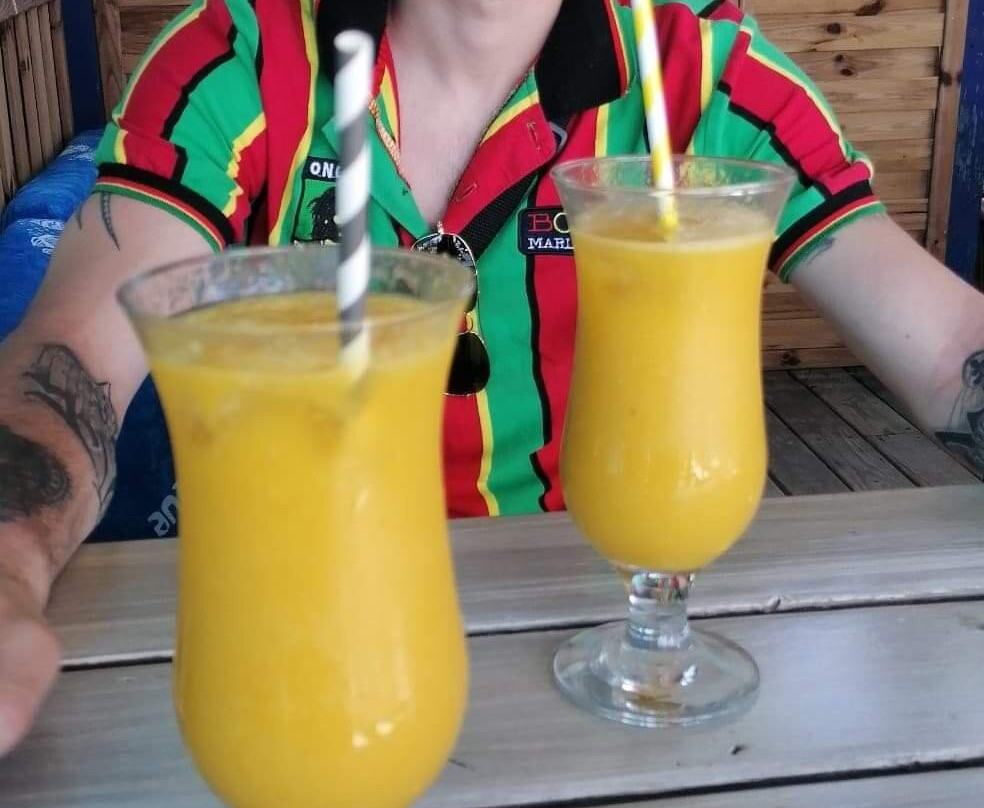 Aux Couleurs Locales-Les Anses d'Arlet必去景点