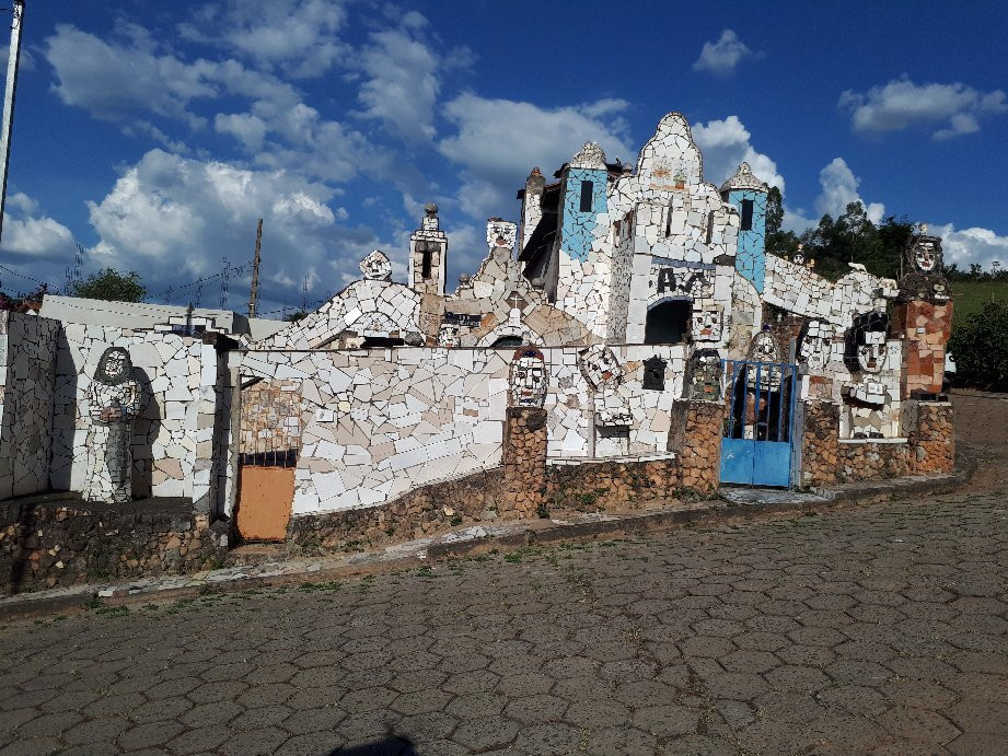 Capela Nhá Chica-Sao Lourenco必去景点