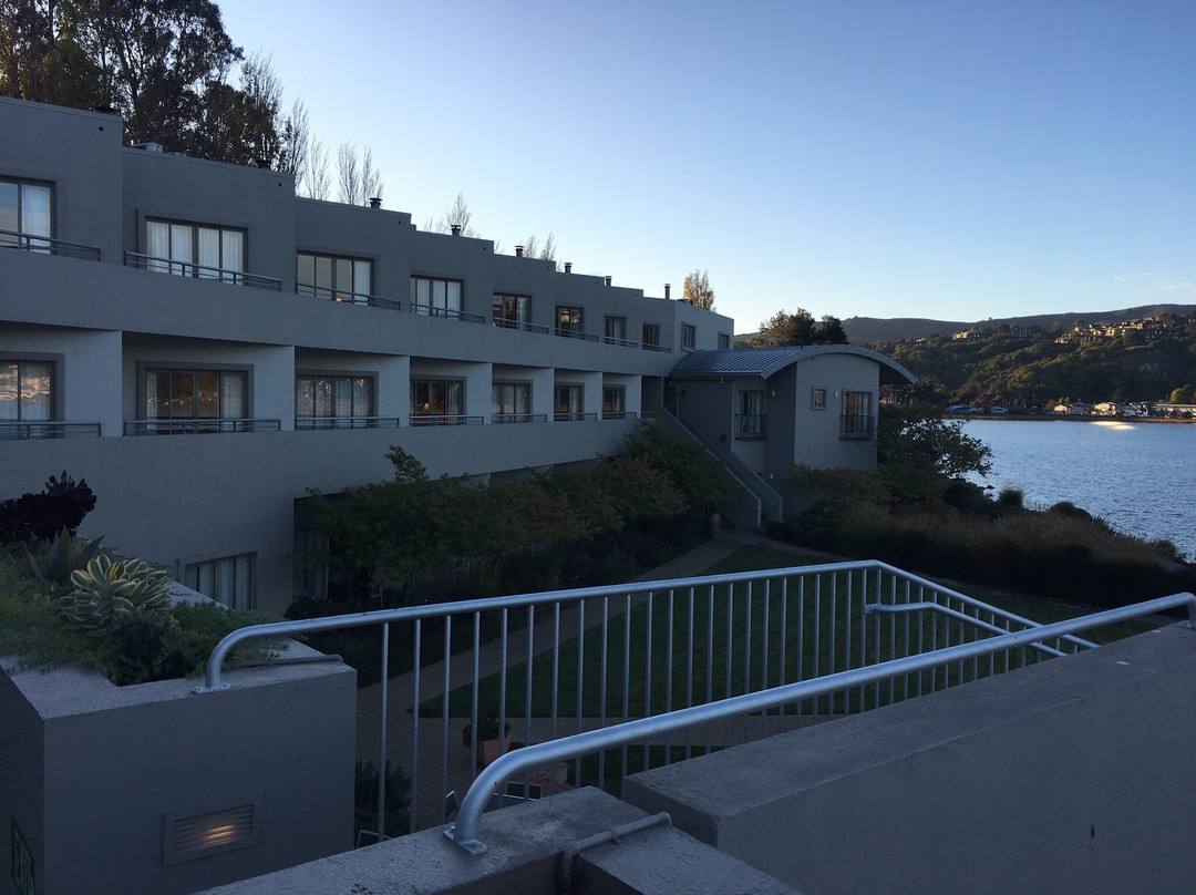 阿克瓦酒店主图