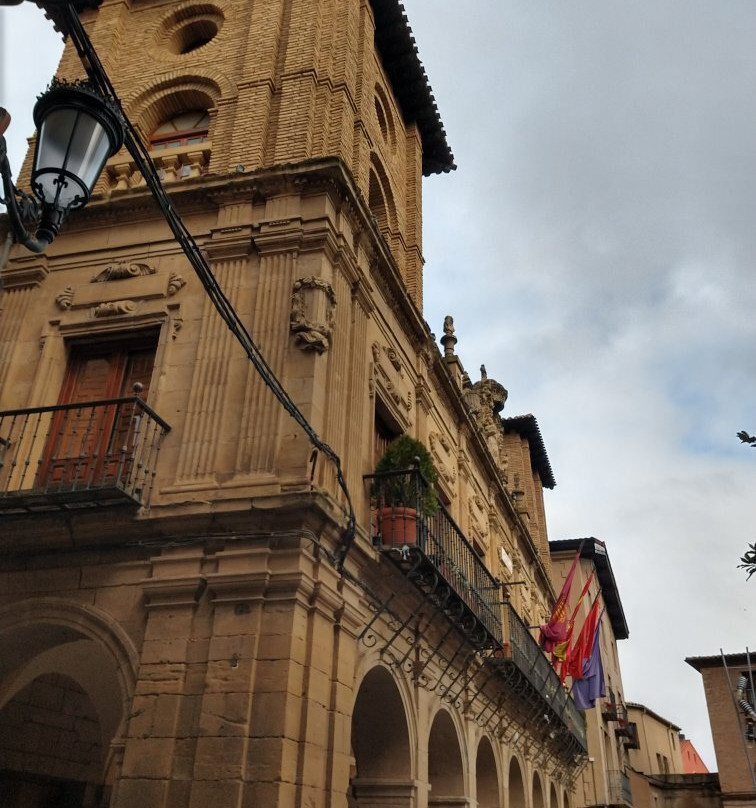 Parroquia de la Asuncion de Santa Maria-Viana必去景点
