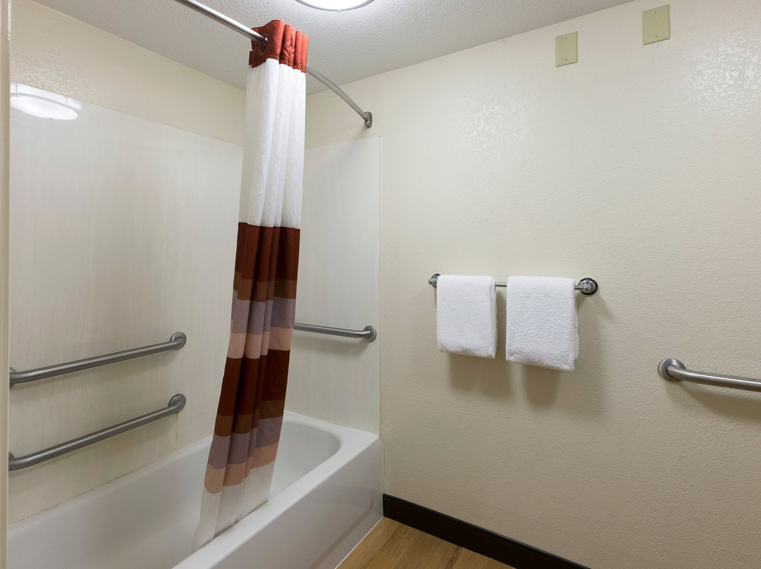 Red Roof PLUS+ West Springfield主图