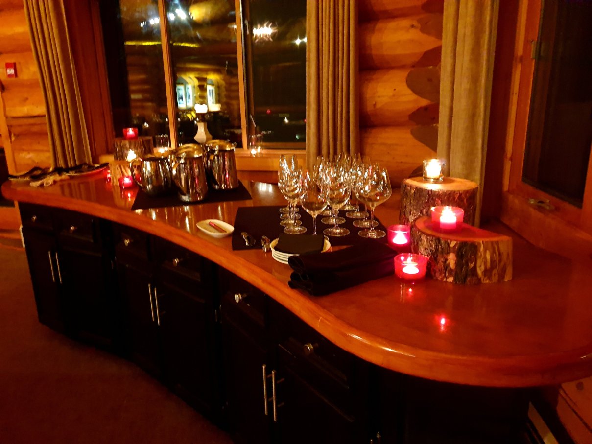 泰雅克斯旅馆及直升机滑雪-餐饮