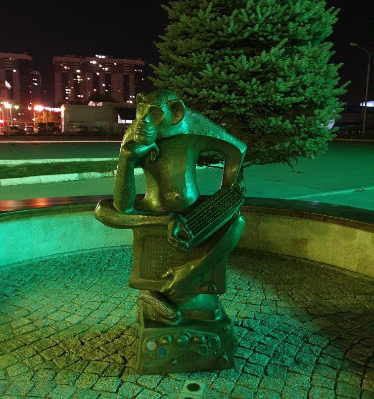 Monument to Internet User-萨马拉必去景点