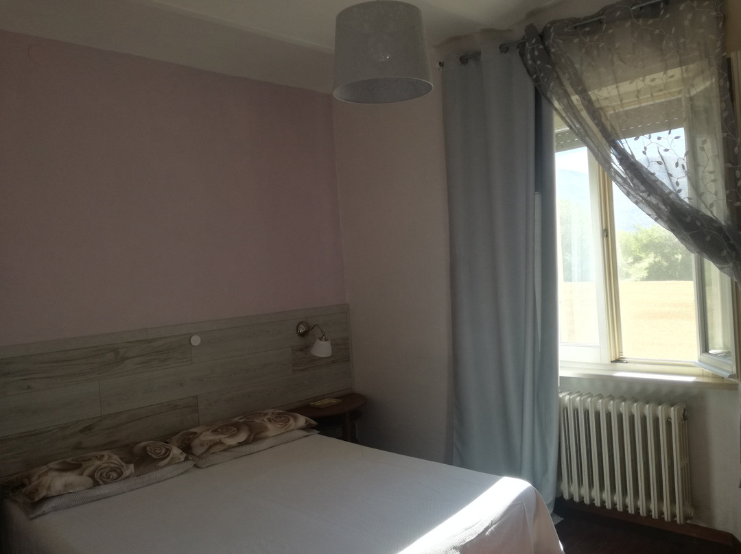 Cerreto d'Esi酒店住宿-B&B Maggiociondolo