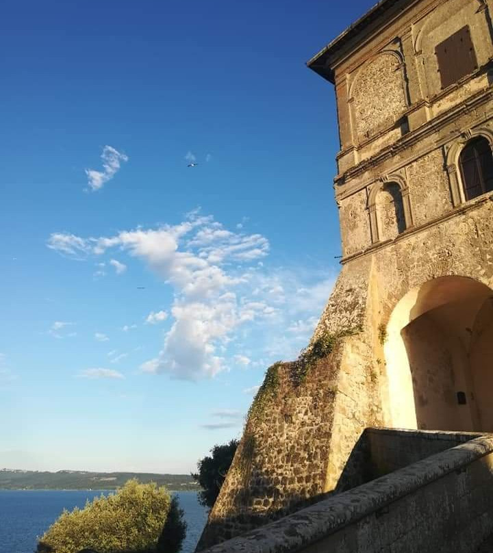 Rocca Farnese-Capodimonte必去景点