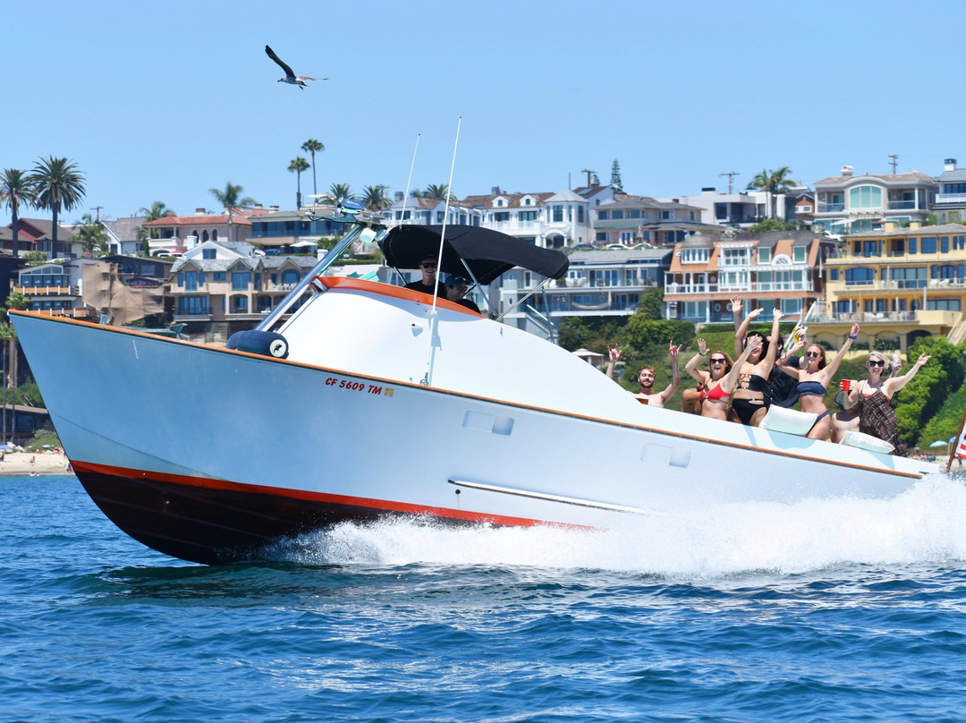 BayWatch Boat Charters-纽波特海滩必去景点