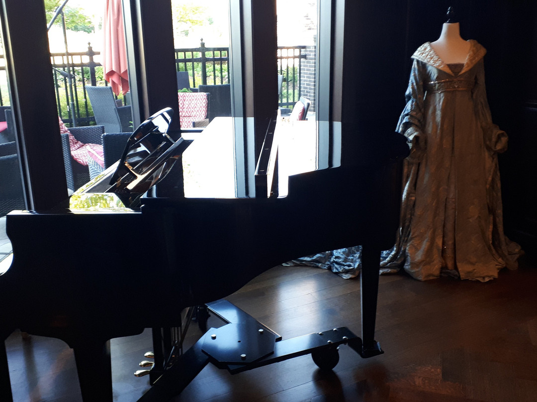 The Bruce Hotel主图