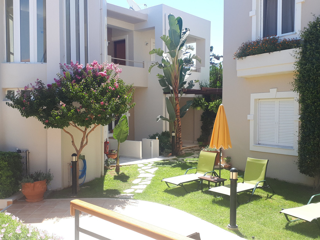 Toxo Hotel & Apartments主图