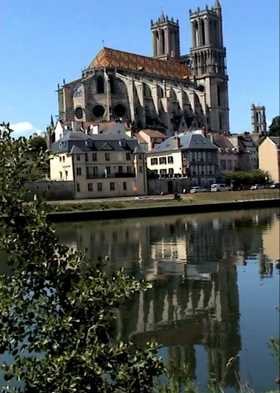 Collegiale Notre-Dame de Mantes-la-Jolie景点图片