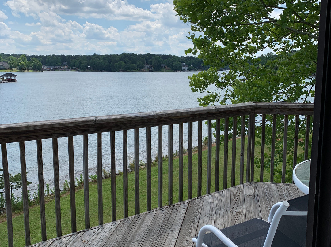 Lake Tara Iii By Evrentals主图