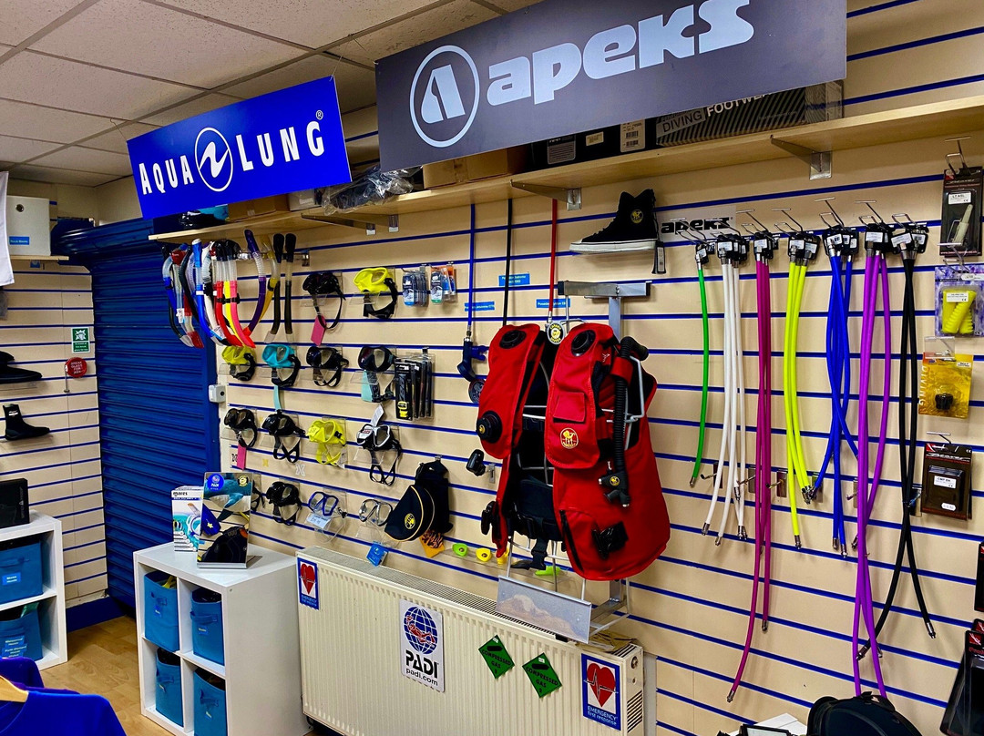 Canary Divers-布莱克本必去景点