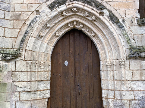 Eglise Saint-Martin-Angliers必去景点