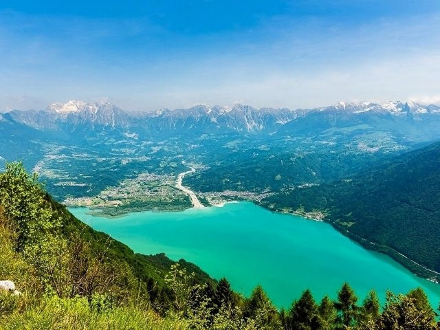 Falesia Terrazza sul Lago景点图片