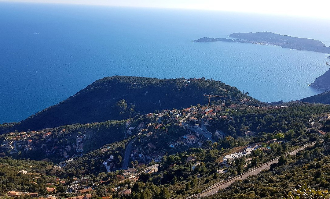 Fort De La Revère-埃兹必去景点