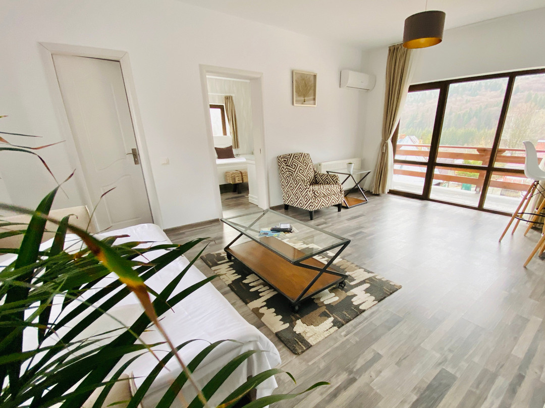 Yael Luxury Apartments主图
