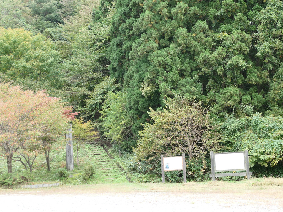 Arayama Castle Remains-冰见市必去景点