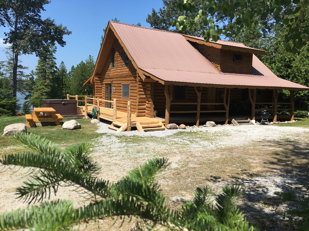 Drummond Island Hotel & Vacation Homes主图