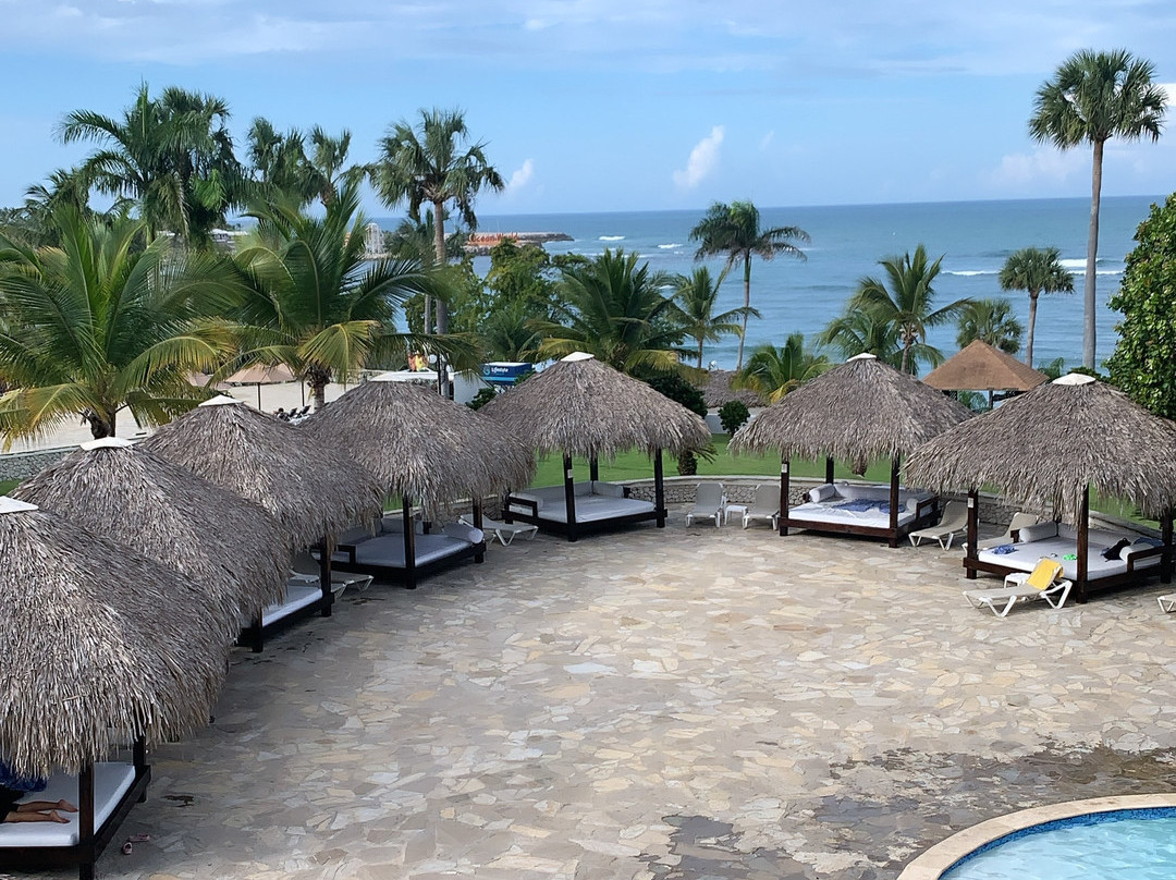 皇家优质套房酒店主图