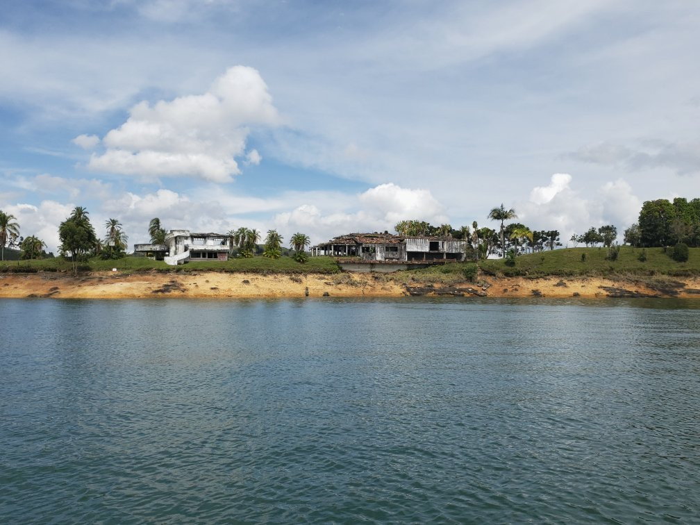 Aquatic Center-Guatape必去景点
