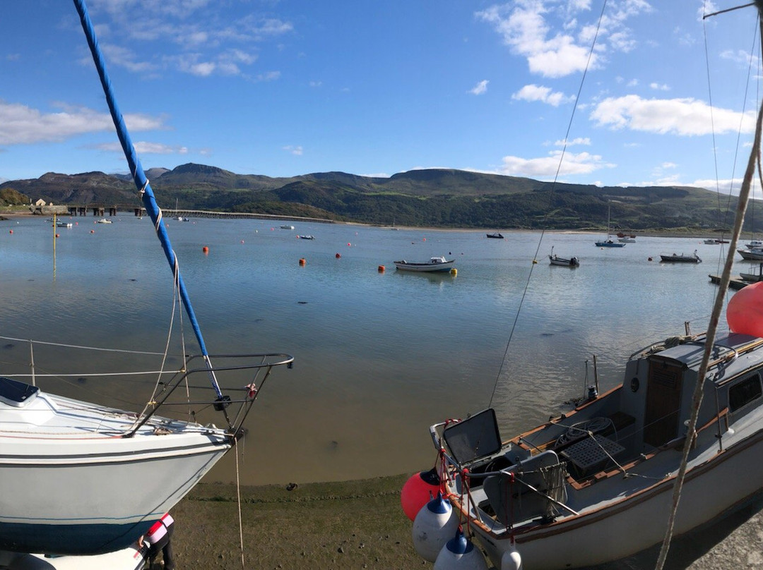 Barmouth Harbour景点图片