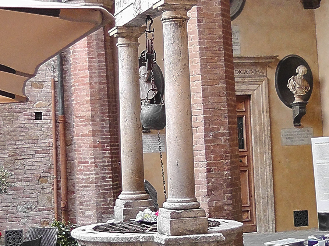 Palazzo Chigi Saracini-锡耶纳必去景点