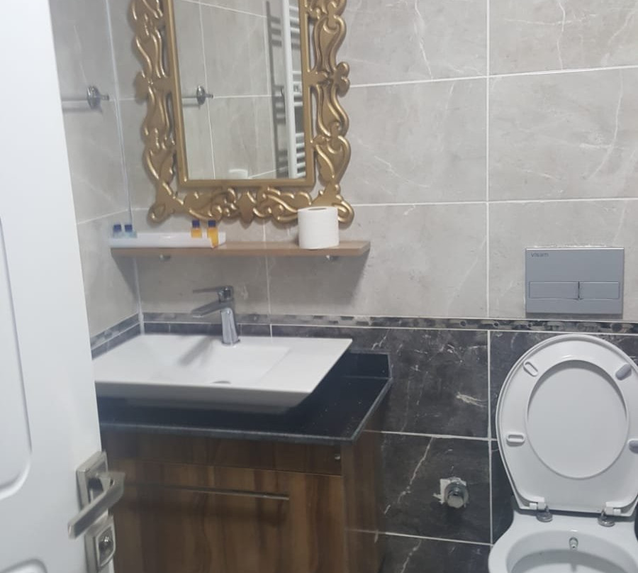 Crystall Hotel主图